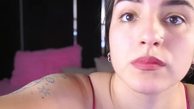 Snapshot of Daphne_Moss chatting on March 2025 01:51:01 PM Daphne Moss online show from March 2025 01:51:01 PM