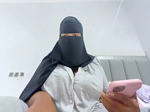 Submissive Arab online show from February 2025 11:13:02 PM