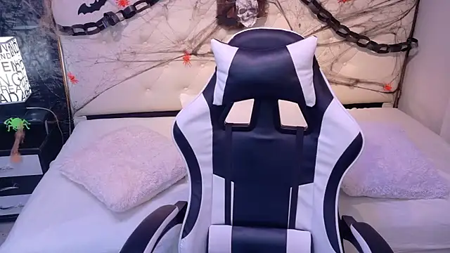 tamara colliins  online show from October 2025 04:29:02 AM