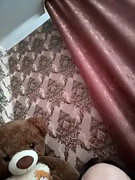 Snapshot of LeilaSaint chatting on November 2025 05:07:01 AM LeilaSaint online show from November 2025 05:07:01 AM