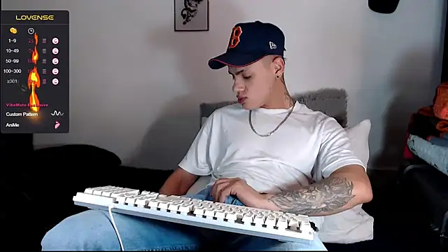 Snapshot of danilohot_19 chatting on December 2024 09:06:01 PM danilohot 19 online show from December 2024 09:06:01 PM