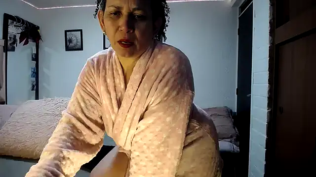 maturehoxx online show from January 2025 10:02:01 PM
