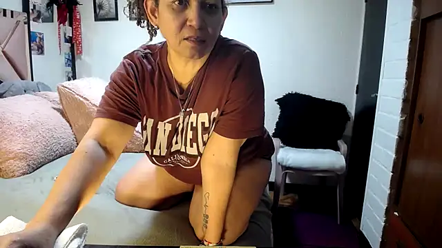 maturehoxx online show from September 2025 06:18:02 PM