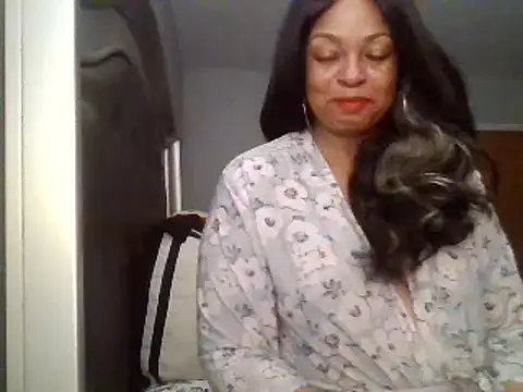 Snapshot of MSweetLindaParks chatting on February 2025 11:48:01 PM MSweetLindaParks online show from February 2025 11:48:01 PM