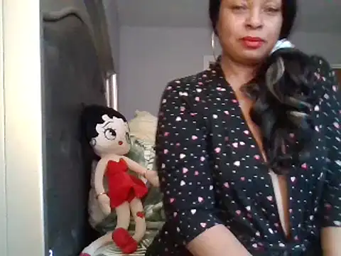 Snapshot of MSweetLindaParks chatting on February 2025 03:05:02 PM MSweetLindaParks online show from February 2025 03:05:02 PM