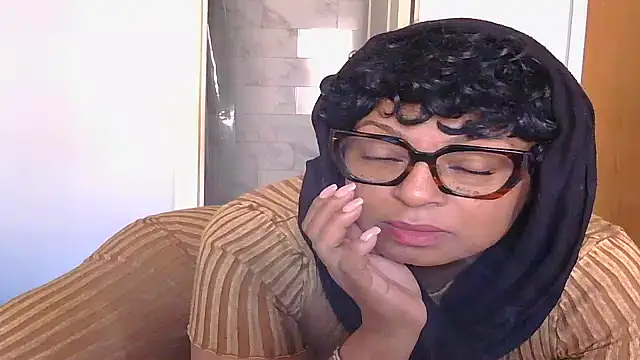 MSweetLindaParks online show from October 2025 06:27:02 PM