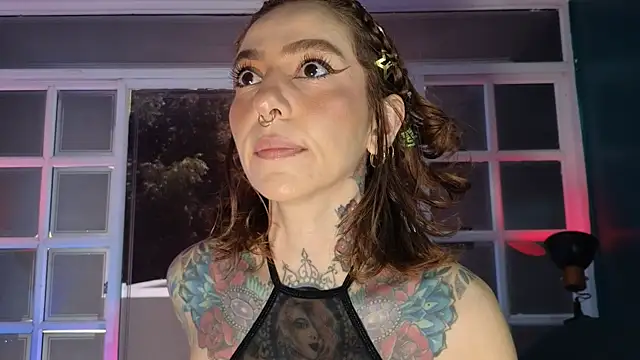 Snapshot of Evangelyne_1 chatting on October 2025 03:52:01 PM Evangelyne 1 online show from October 2025 03:52:01 PM