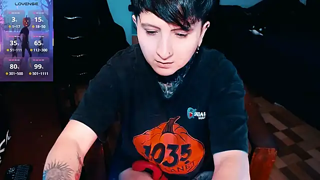 Marieblueeyes online show from October 2025 01:33:02 PM