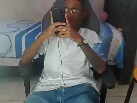 Snapshot of ManSant chatting on January 2025 03:03:01 PM ManSant online show from January 2025 03:03:01 PM