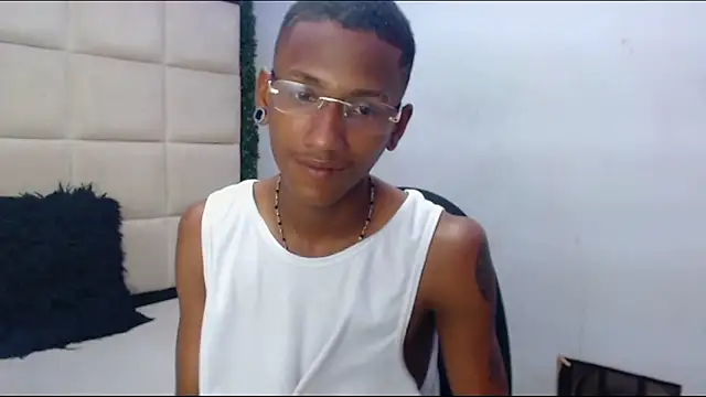 Snapshot of ManSant chatting on February 2025 03:18:01 PM ManSant online show from February 2025 03:18:01 PM