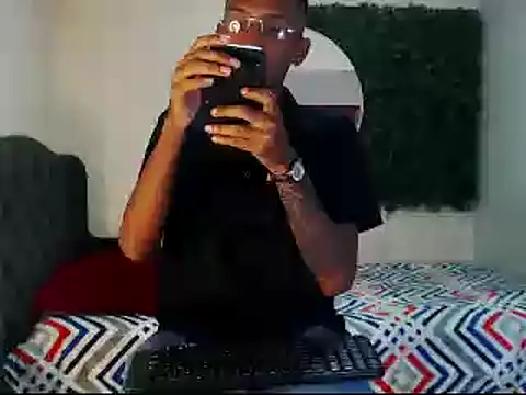 Snapshot of ManSant chatting on February 2025 03:09:02 PM ManSant online show from February 2025 03:09:02 PM