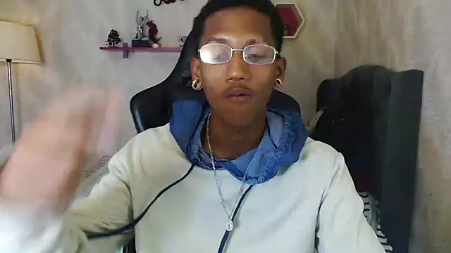 Snapshot of ManSant chatting on September 2025 03:14:01 PM ManSant online show from September 2025 03:14:01 PM