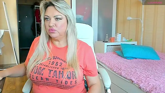 Snapshot of PamHardFuck chatting on September 2025 10:19:02 AM PamHardFuck online show from September 2025 10:19:02 AM