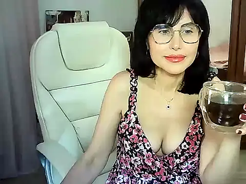 Snapshot of Alyona_Alex chatting on October 2025 09:04:01 AM Alyona Alex online show from October 2025 09:04:01 AM