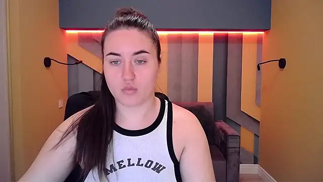 Snapshot of Roxie_Bradley chatting on December 2024 07:11:02 AM Roxie Bradley online show from December 2024 07:11:02 AM