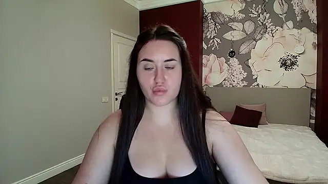 Snapshot of Roxie_Bradley chatting on September 2025 06:04:02 AM Roxie Bradley online show from September 2025 06:04:02 AM