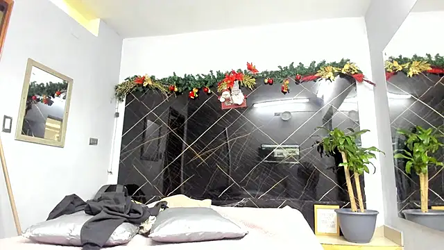 Sinthia Collins online show from December 2024 11:38:01 AM