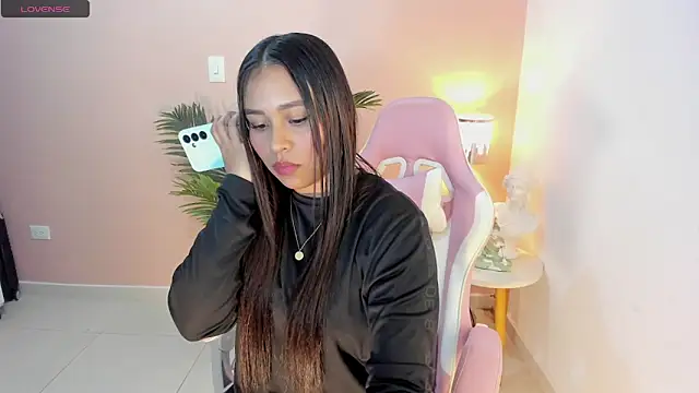 Ciara8 online show from October 2025 04:37:02 AM