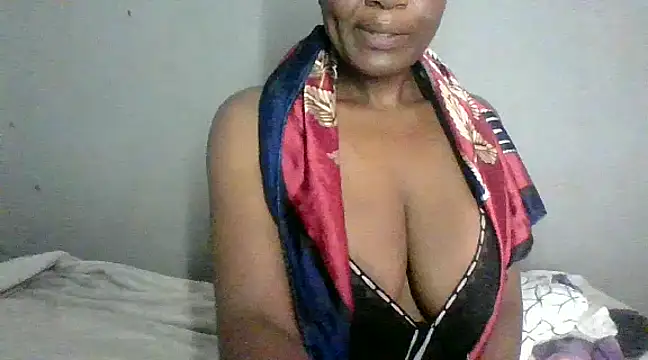 Snapshot of BeejayLoverxx chatting on February 2025 04:37:01 AM BeejayLoverxx online show from February 2025 04:37:01 AM