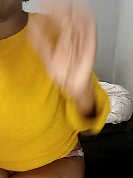 Snapshot of BeejayLoverxx chatting on October 2025 08:39:02 PM BeejayLoverxx online show from October 2025 08:39:02 PM