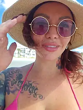 Snapshot of CharletteWebb chatting on October 2025 04:59:02 PM CharletteWebb online show from October 2025 04:59:02 PM