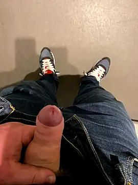 Snapshot of Joeangus87 chatting on September 2025 09:48:02 PM Joeangus87 online show from September 2025 09:48:02 PM