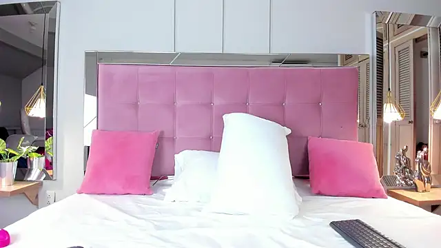 Snapshot of Ahincale chatting on October 2025 07:47:01 PM Ahincale online show from October 2025 07:47:01 PM