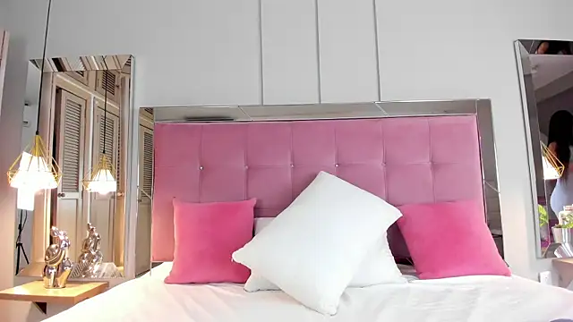 Snapshot of Ahincale chatting on November 2025 07:57:02 PM Ahincale online show from November 2025 07:57:02 PM