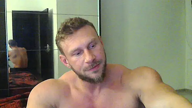 muscularkevin online show from December 2024 02:38:01 PM