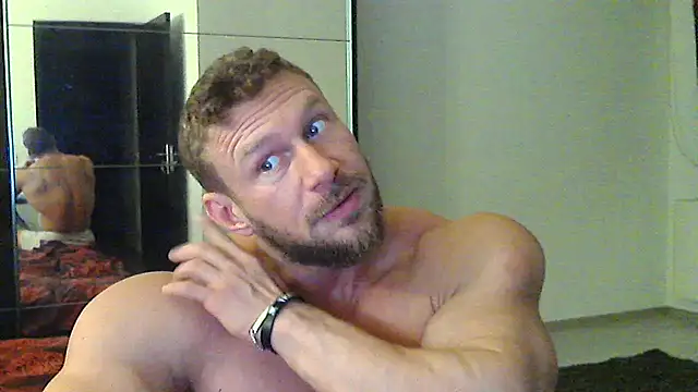 muscularkevin online show from December 2024 04:42:02 AM