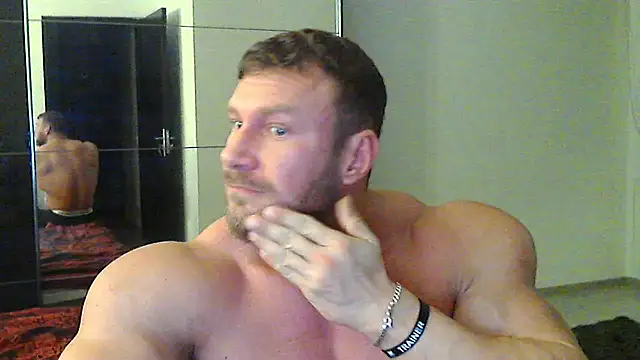 muscularkevin online show from December 2024 02:12:01 PM