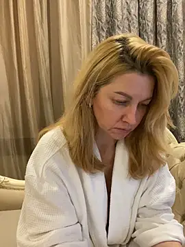 Amazoniiaa online show from February 2025 07:40:02 PM