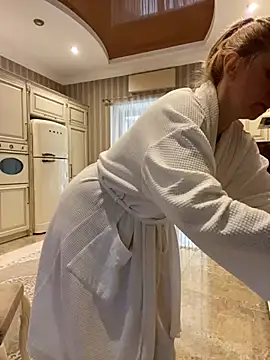 Amazoniiaa online show from February 2025 10:11:02 AM