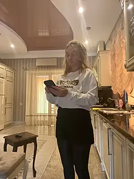 Amazoniiaa online show from February 2025 04:25:02 PM