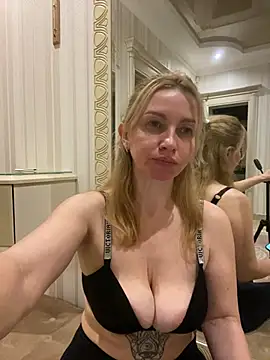 Amazoniiaa online show from March 2025 06:34:01 PM