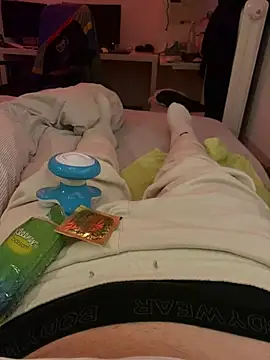 Snapshot of Luishorny19 chatting on February 2025 05:28:01 PM Luishorny19 online show from February 2025 05:28:01 PM