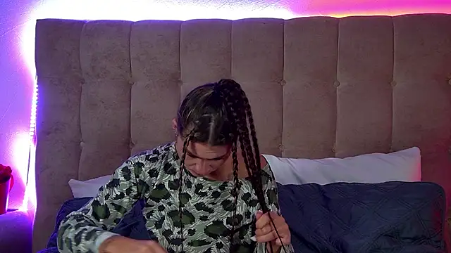 Snapshot of RachelSimpson chatting on October 2025 06:29:01 PM RachelSimpson online show from October 2025 06:29:01 PM