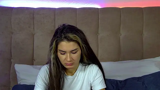 Snapshot of RachelSimpson chatting on October 2025 06:32:02 PM RachelSimpson online show from October 2025 06:32:02 PM