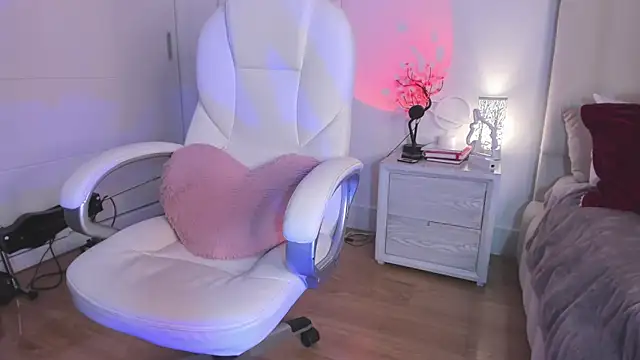 Daniela Miller  online show from March 2025 05:38:02 AM