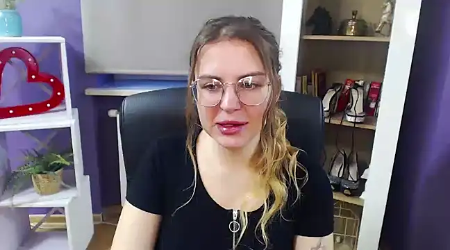 Zoey Erotic online show from December 2024 07:17:01 AM
