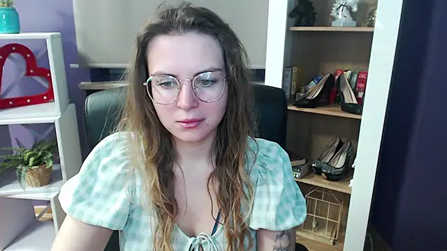 Zoey Erotic online show from February 2025 05:41:01 AM