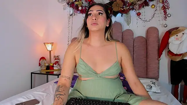 ISABELLASSMITH online show from December 2024 09:37:02 PM