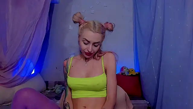 LickLizzy online show from January 2025 05:41:02 AM