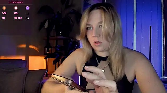 Snapshot of 5_in_one chatting on October 2025 04:59:01 AM 5 in one online show from October 2025 04:59:01 AM