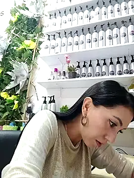 LunaZambrano online show from January 2025 09:47:02 PM