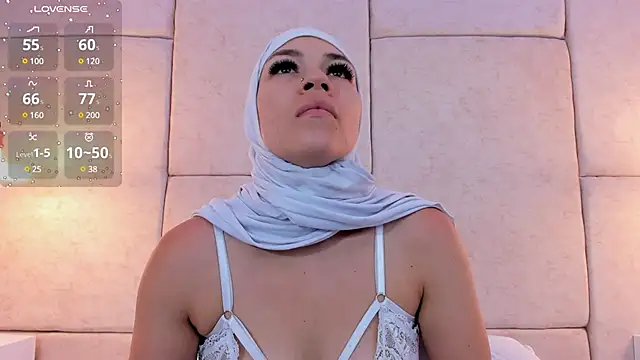 aisha vs online show from December 2024 12:08:02 PM