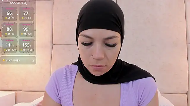 aisha vs online show from December 2024 12:16:01 PM