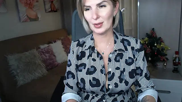 sensualEmilia online show from December 2024 07:48:02 PM