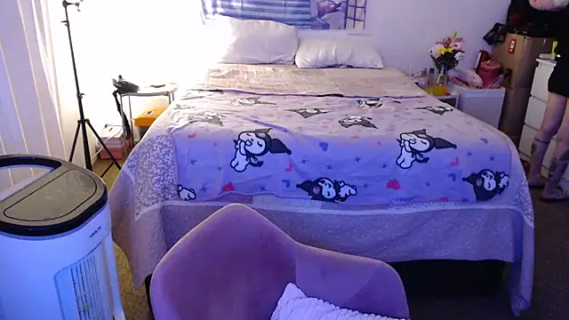 latinpetit online show from November 2025 02:43:02 AM