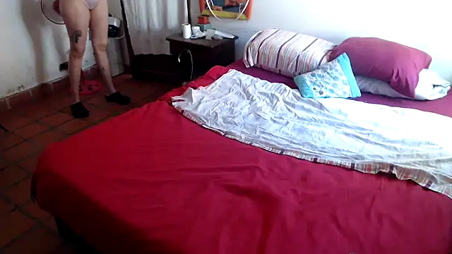 Snapshot of deftoolceles chatting on October 2025 03:43:01 PM deftoolceles online show from October 2025 03:43:01 PM